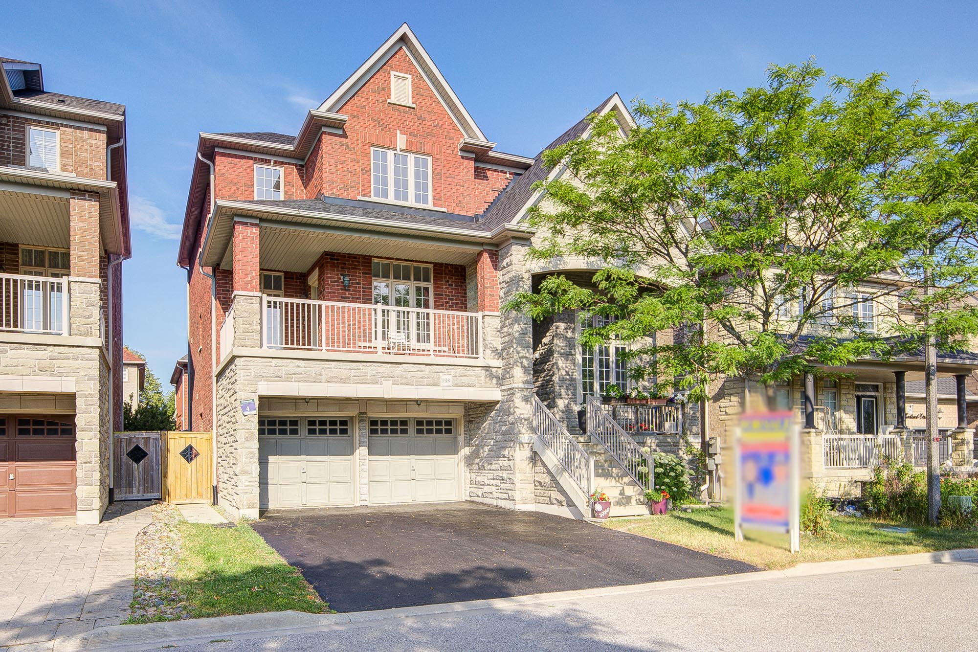 Canada, 5 Bedrooms Bedrooms, ,4 BathroomsBathrooms,Detached House,Features Listing,2173