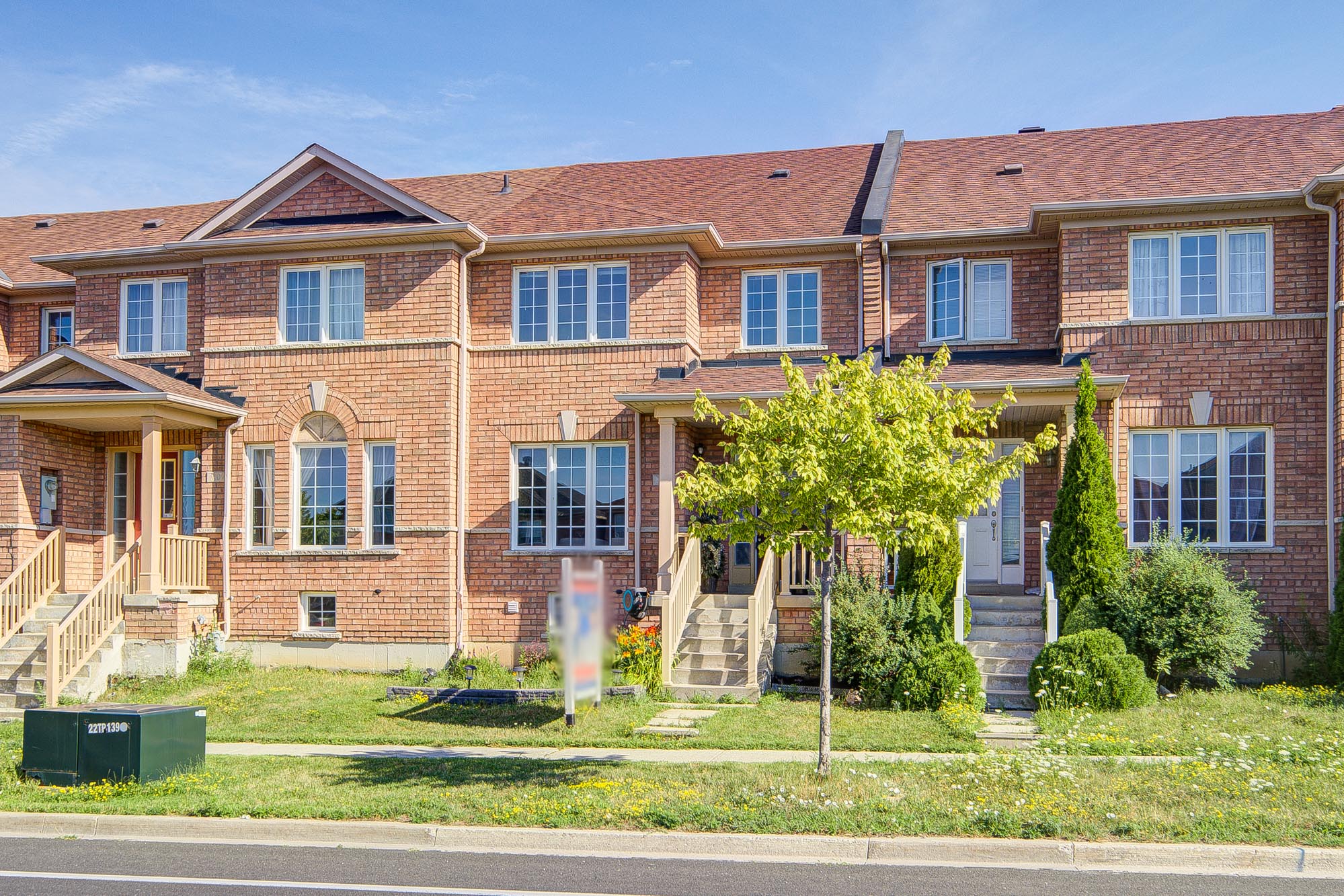 Canada, 4 Bedrooms Bedrooms, ,3 BathroomsBathrooms,Townhouse,Features Listing,2225