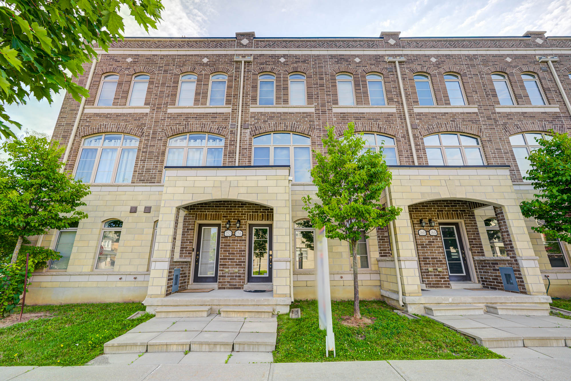 Canada, 2 Bedrooms Bedrooms, ,3 BathroomsBathrooms,Townhouse,Features Listing,2231