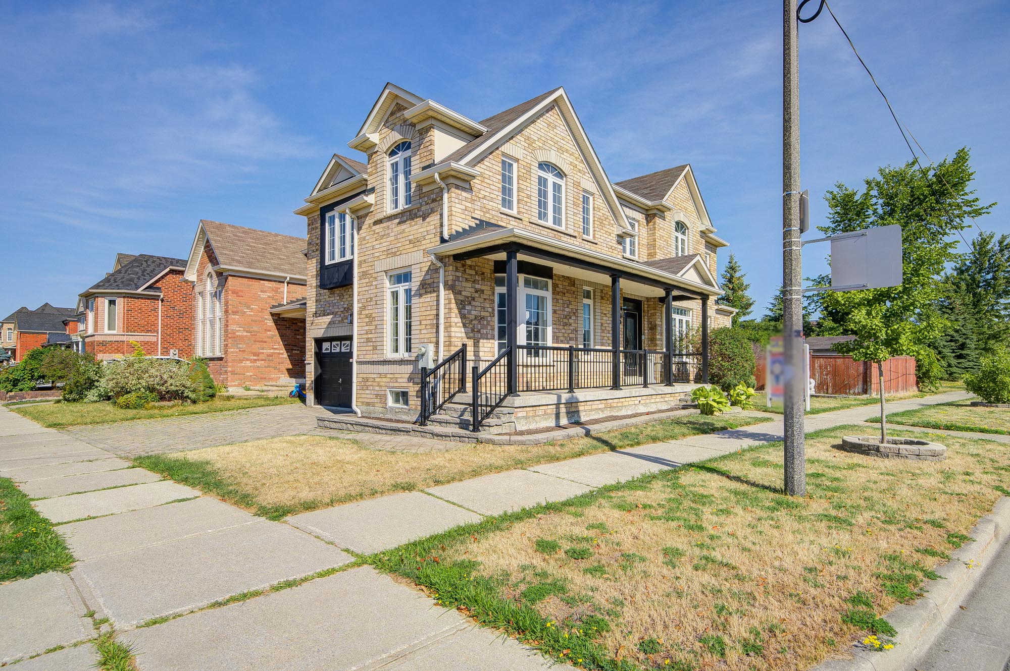 Canada, 4 Bedrooms Bedrooms, ,4 BathroomsBathrooms,Detached House,Features Listing,2232