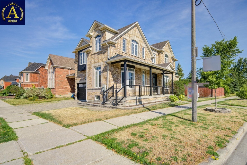 Canada, 4 Bedrooms Bedrooms, ,4 BathroomsBathrooms,Detached House,Features Listing,2232