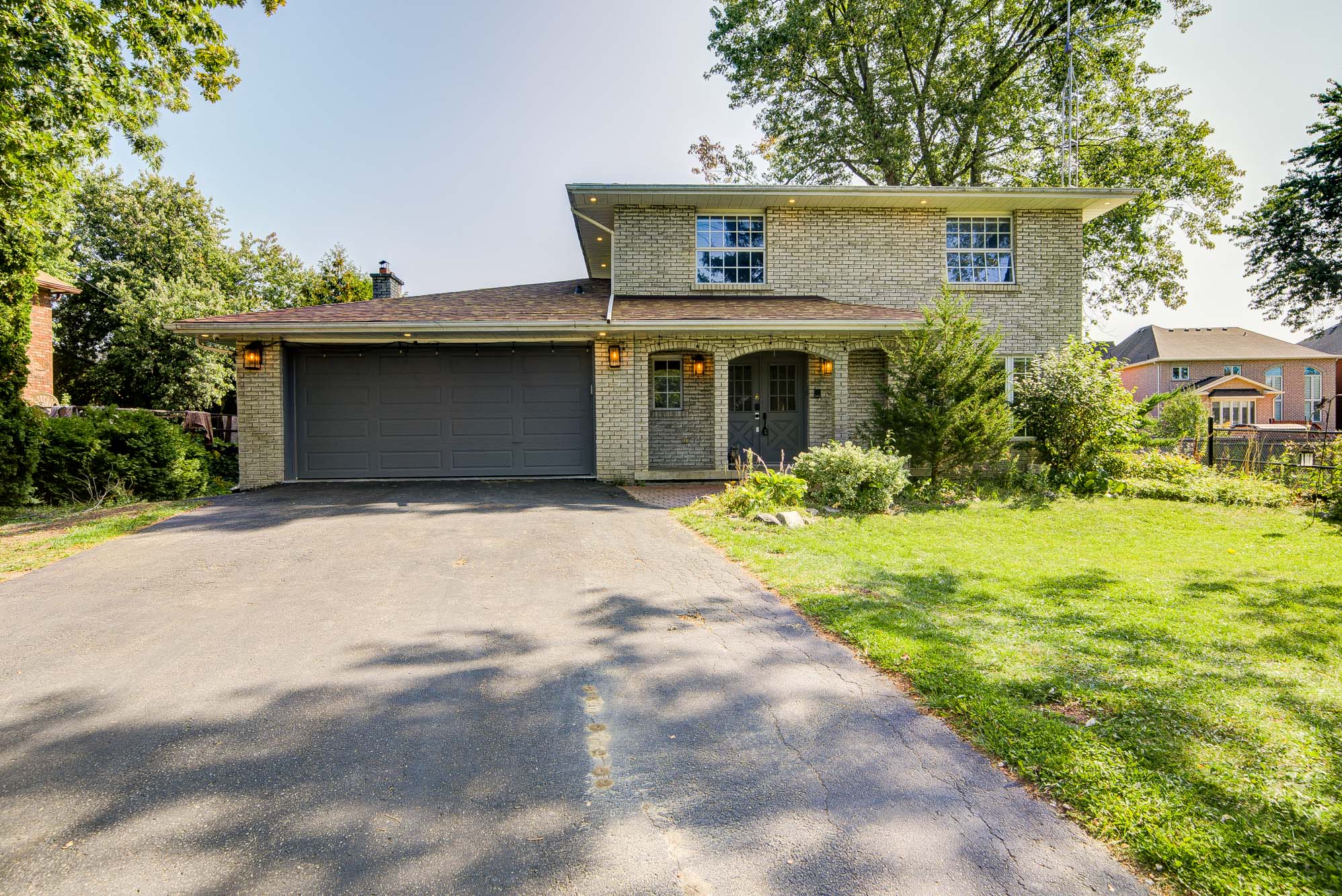 Canada, 4 Bedrooms Bedrooms, ,4 BathroomsBathrooms,Detached House,Features Listing,2237