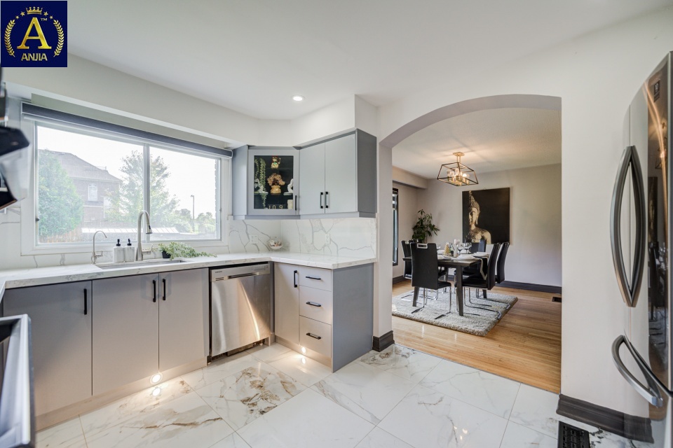 Canada, 4 Bedrooms Bedrooms, ,4 BathroomsBathrooms,Detached House,Features Listing,2237