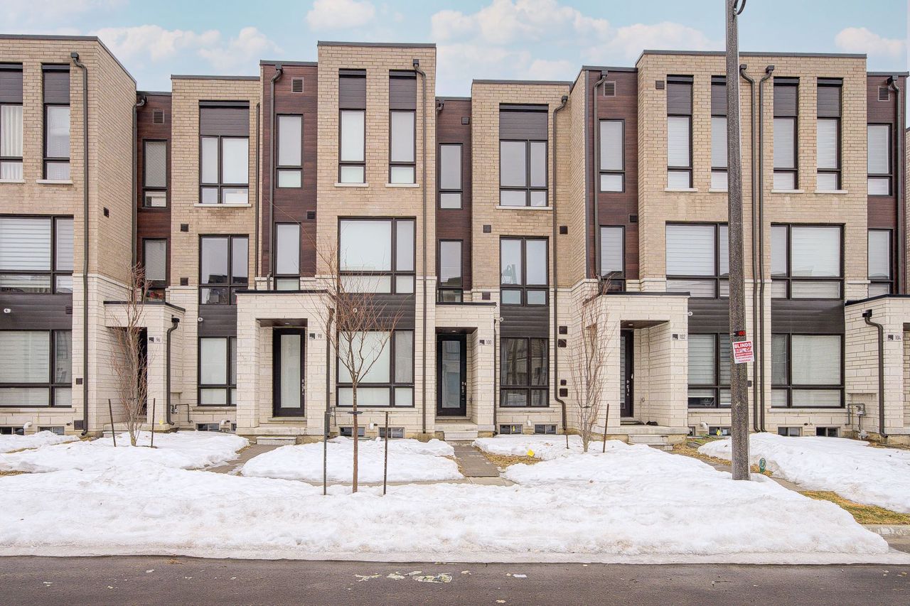 Canada, 3 Bedrooms Bedrooms, ,4 BathroomsBathrooms,Townhouse,Features Listing,2241