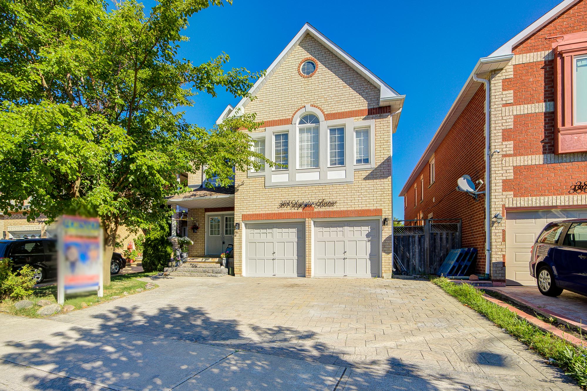 Canada, 5 Bedrooms Bedrooms, ,4 BathroomsBathrooms,Detached House,Features Listing,2243