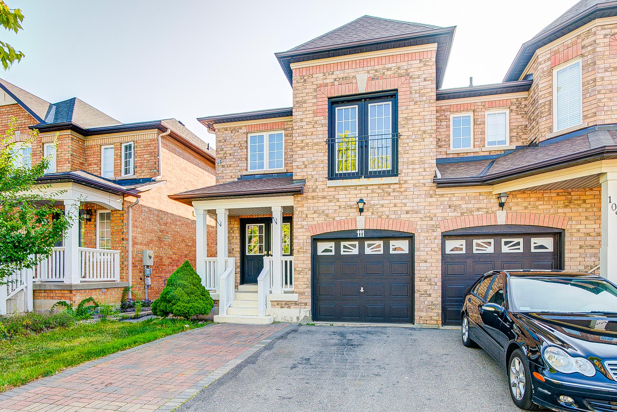 Canada, 4 Bedrooms Bedrooms, ,3 BathroomsBathrooms,Semi-Detached House,Features Listing,2245