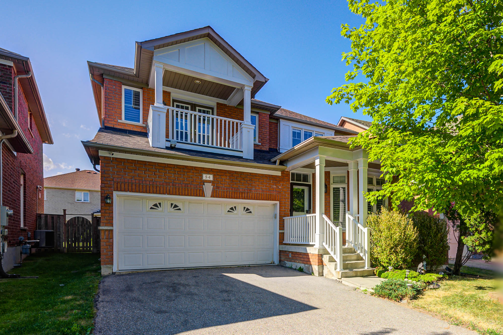 Canada, 4 Bedrooms Bedrooms, ,4 BathroomsBathrooms,Detached House,Features Listing,2246