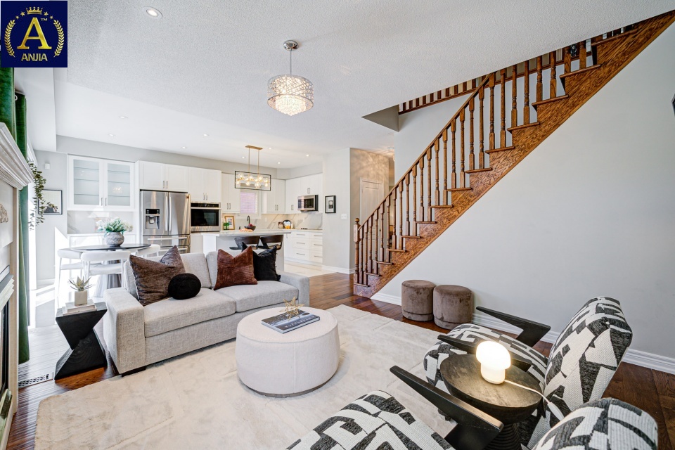 Canada, 4 Bedrooms Bedrooms, ,4 BathroomsBathrooms,Detached House,Features Listing,2246