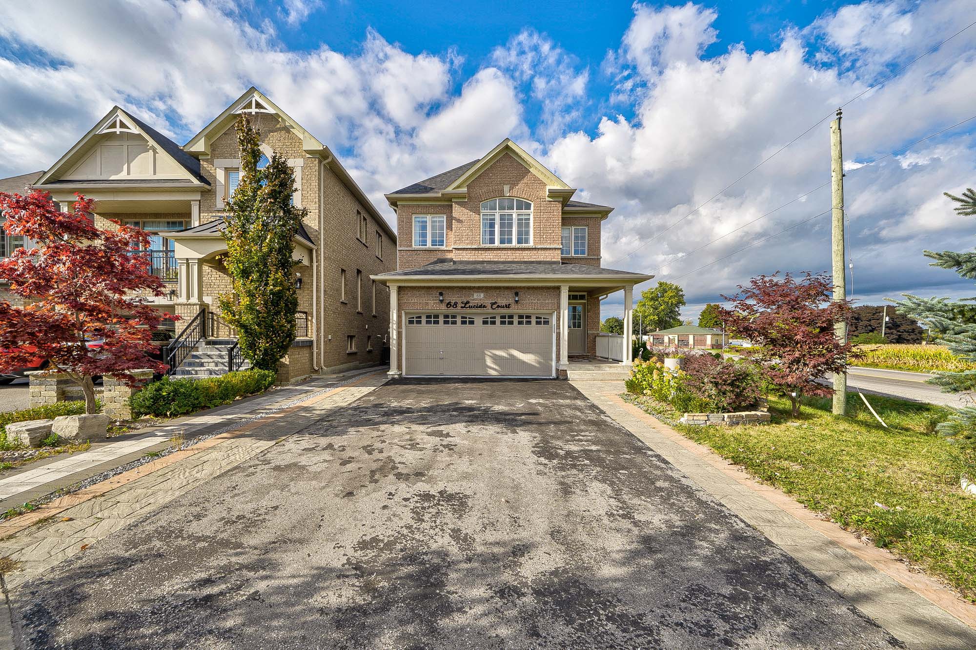 Canada, 4 Bedrooms Bedrooms, ,4 BathroomsBathrooms,Detached House,Features Listing,2250