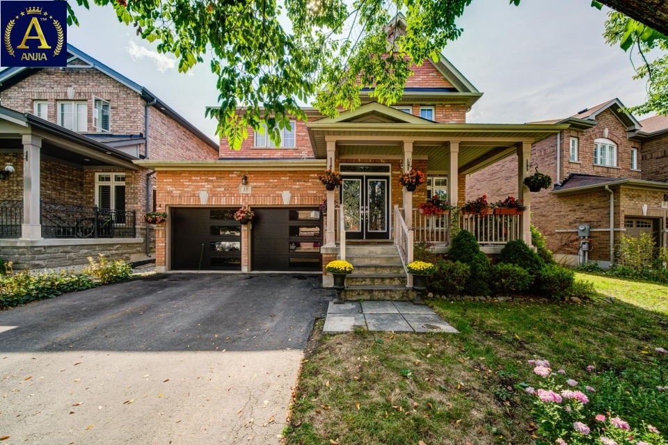 Canada, 5 Bedrooms Bedrooms, ,4 BathroomsBathrooms,Detached House,Features Listing,2262