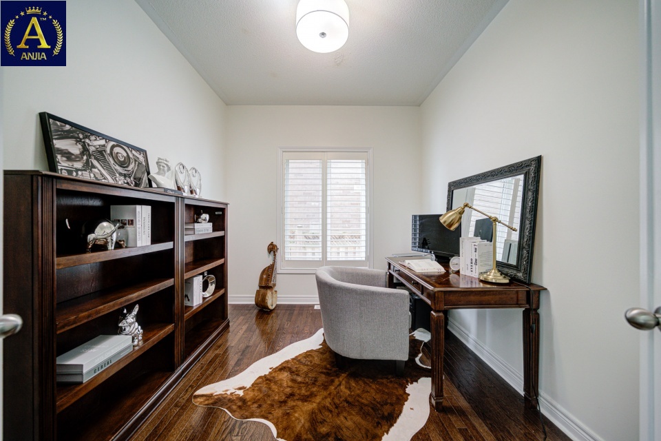 Canada, 5 Bedrooms Bedrooms, ,4 BathroomsBathrooms,Detached House,Features Listing,2262