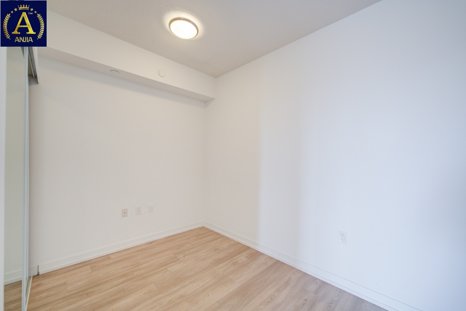 Canada, 1 Bedroom Bedrooms, ,1 BathroomBathrooms,Condo,Features Listing,2268