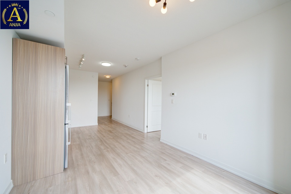 Canada, 1 Bedroom Bedrooms, ,1 BathroomBathrooms,Condo,Features Listing,2268