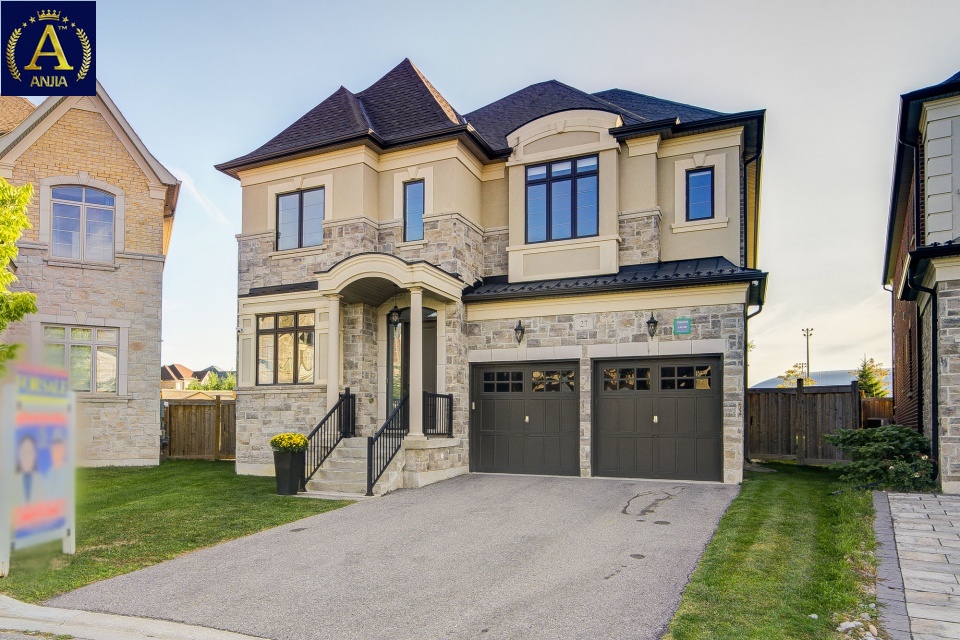Canada, 5 Bedrooms Bedrooms, ,6 BathroomsBathrooms,Semi-Detached House,Features Listing,2269