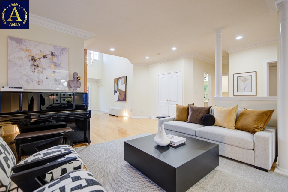 Canada, 5 Bedrooms Bedrooms, ,4 BathroomsBathrooms,Detached House,Features Listing,2271