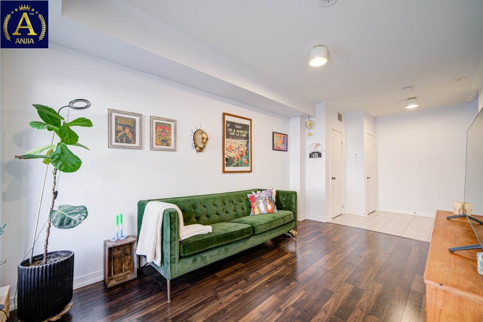 Canada, 2 Bedrooms Bedrooms, ,3 BathroomsBathrooms,Detached House,Features Listing,2279