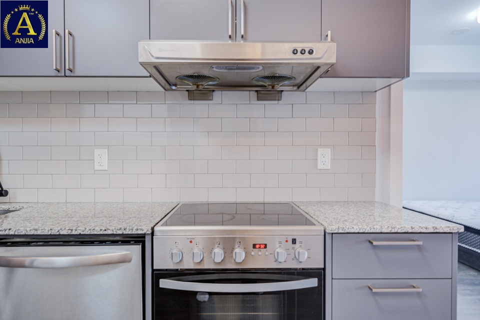 Canada, 2 Bedrooms Bedrooms, ,2 BathroomsBathrooms,Condo,Features Listing,2280