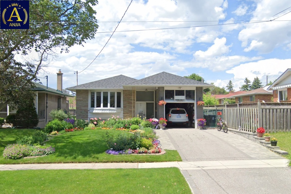 Canada, 5 Bedrooms Bedrooms, ,2 BathroomsBathrooms,Detached House,Features Listing,2283