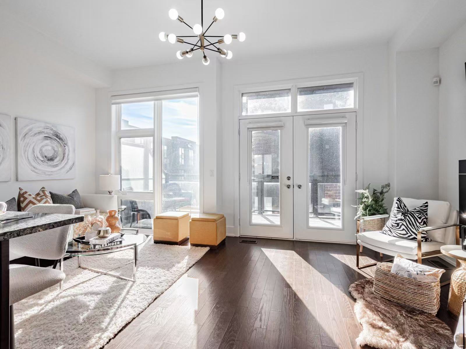 Canada, 4 Bedrooms Bedrooms, ,3 BathroomsBathrooms,Townhouse,Features Listing,2288