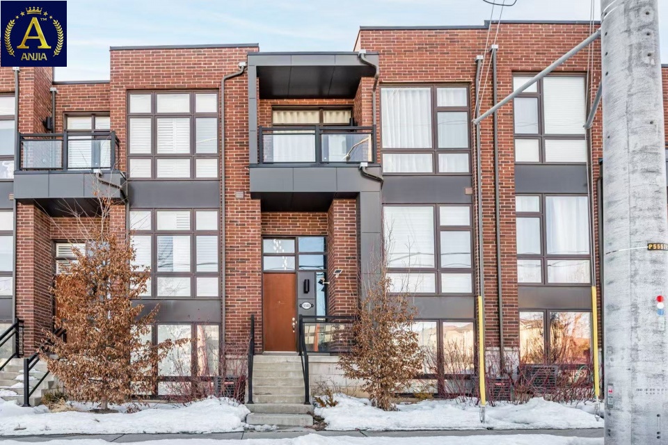 Canada, 4 Bedrooms Bedrooms, ,3 BathroomsBathrooms,Townhouse,Features Listing,2288