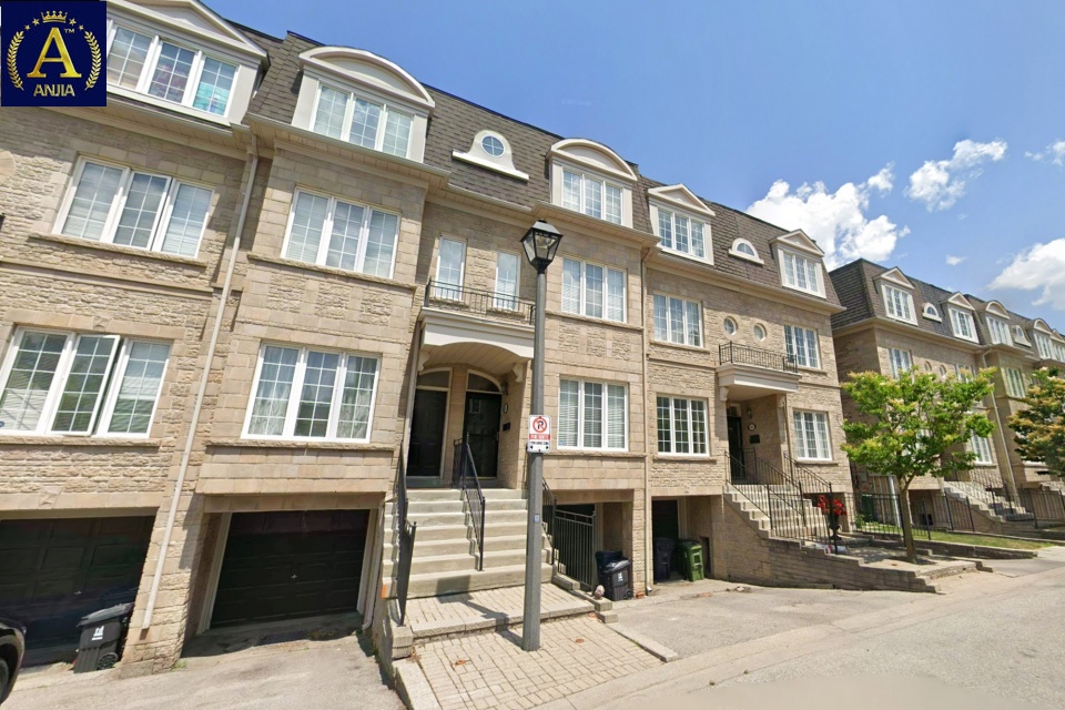 Canada, 3 Bedrooms Bedrooms, ,3 BathroomsBathrooms,Condo Townhouse,Features Listing,2295