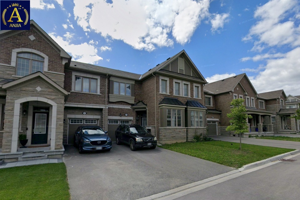 Canada, 5 Bedrooms Bedrooms, ,3 BathroomsBathrooms,Townhouse,Features Listing,2296