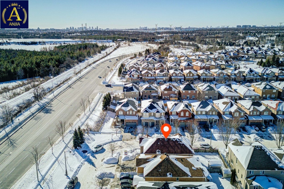 Canada, 6 Bedrooms Bedrooms, ,5 BathroomsBathrooms,Detached House,Features Listing,2298