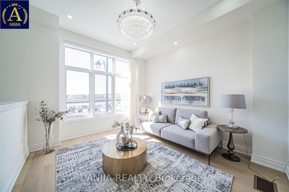 Canada, 4 Bedrooms Bedrooms, ,3 BathroomsBathrooms,Townhouse,Features Listing,2328