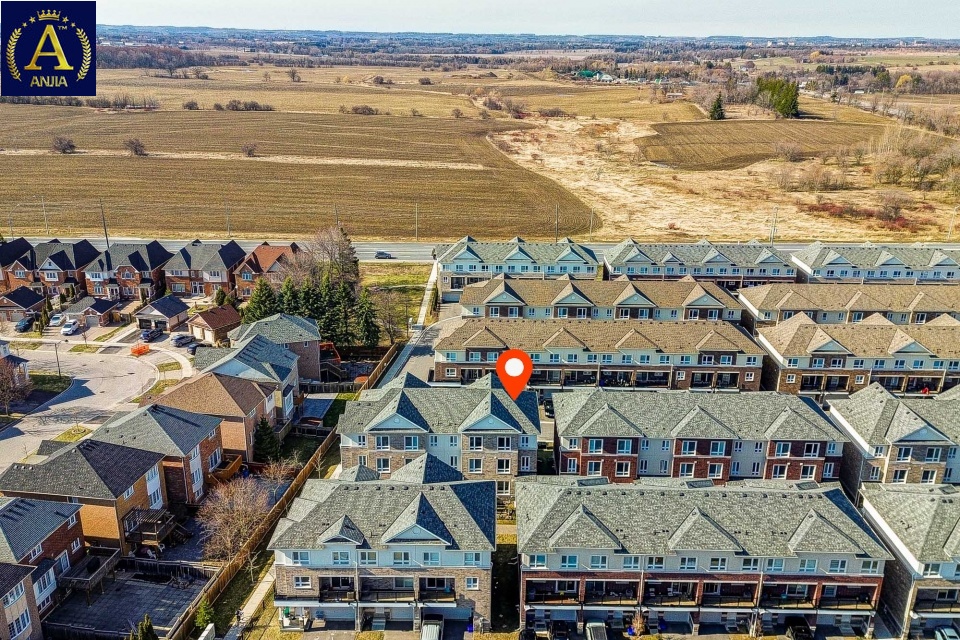 Canada, 4 Bedrooms Bedrooms, ,3 BathroomsBathrooms,Townhouse,Features Listing,2329