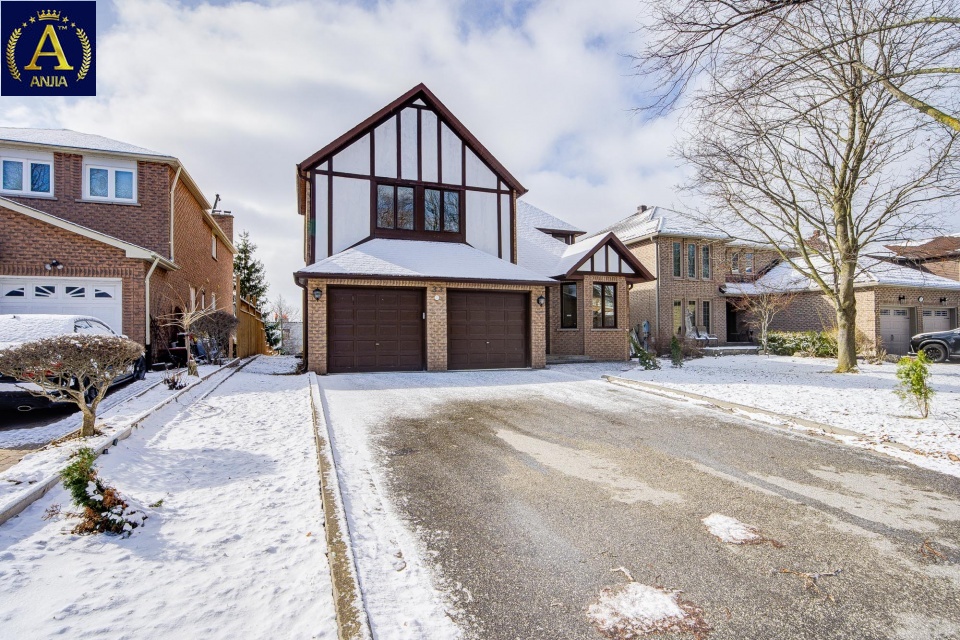 Canada, 6 Bedrooms Bedrooms, ,4 BathroomsBathrooms,Detached House,Features Listing,2330