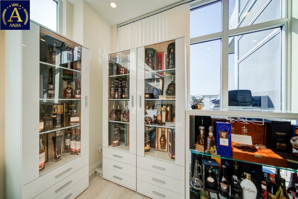 Canada, 3 Bedrooms Bedrooms, ,3 BathroomsBathrooms,Condo,Features Listing,2331