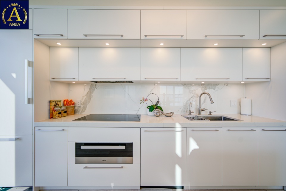 Canada, 3 Bedrooms Bedrooms, ,3 BathroomsBathrooms,Condo,Features Listing,2331