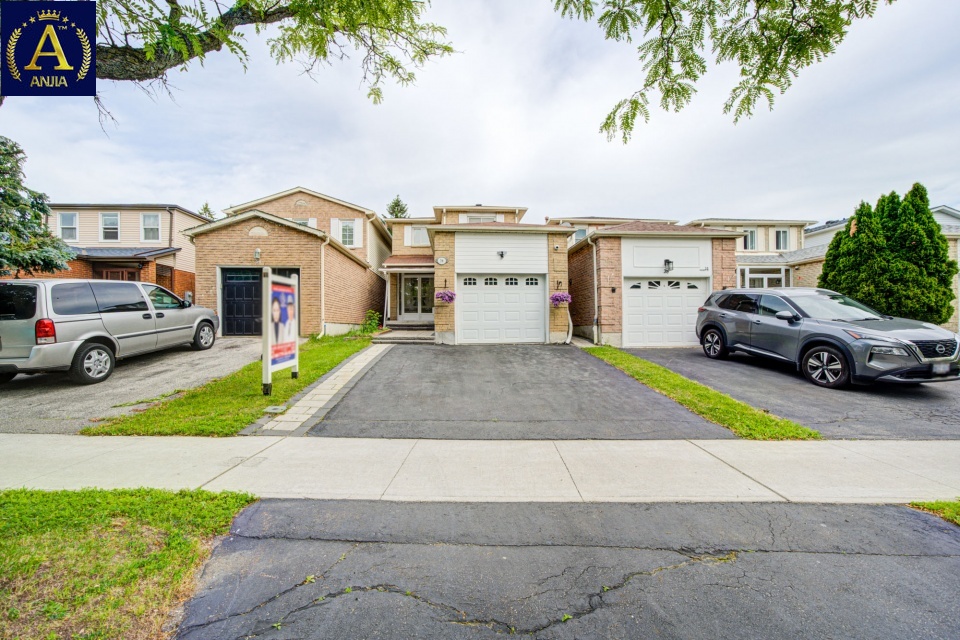 36 Ponymill Dr, Toronto, Ontario, Canada, 3 Bedrooms Bedrooms, ,3 BathroomsBathrooms,Detached House,Features Listing,Ponymill,2360