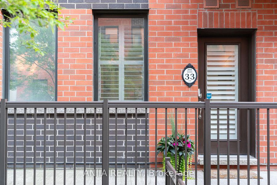 869 Wilson Ave, 多伦多, 安大略, 加拿大, 1 卧室 卧室, ,1 浴室浴室,Condo Townhouse,Features Listing,Wilson,2361
